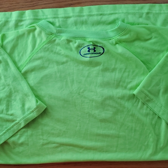 Boys underarmor shirts - Picture 3 of 7